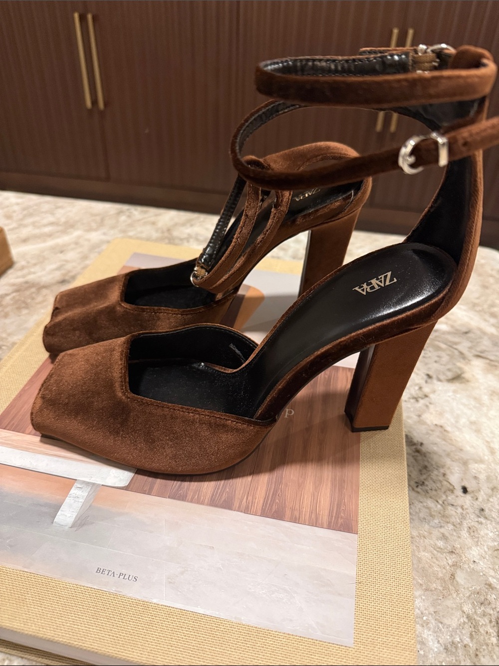 NWOT Zara heels size 40 - Picture 2 of 4